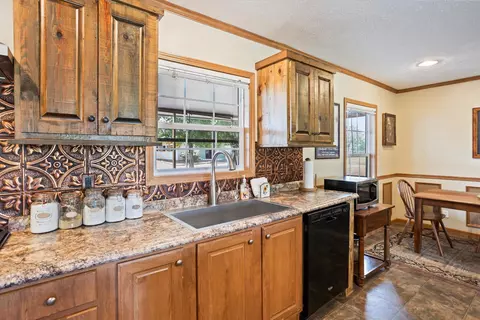 Kitchen - 1178 Weeks Rd, Williston, SC 29853 photo 2 of 7