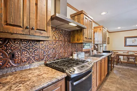 Kitchen - 1178 Weeks Rd, Williston, SC 29853 photo 5 of 7