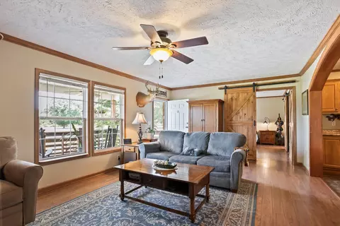 Living - 1178 Weeks Rd, Williston, SC 29853 photo 1 of 3