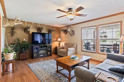 Living - 1178 Weeks Rd, Williston, SC 29853 photo 3 of 3