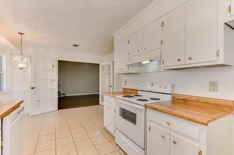 Kitchen - 1863 S Barton Dr S, Augusta, GA 30906 photo 5 of 6