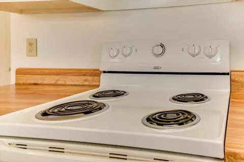 Kitchen - 1863 S Barton Dr S, Augusta, GA 30906 photo 4 of 6