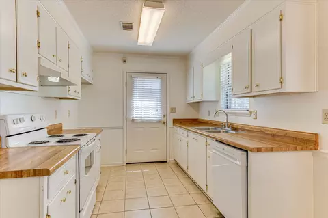 Kitchen - 1863 S Barton Dr S, Augusta, GA 30906 photo 2 of 6