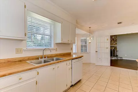 Kitchen - 1863 S Barton Dr S, Augusta, GA 30906 photo 6 of 6