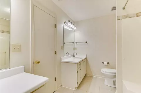 Bath - 1863 S Barton Dr S, Augusta, GA 30906 photo 4 of 5