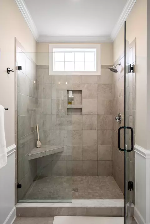 Bath - 8285 Covert Dr, Aiken, SC 29803 photo 6 of 11