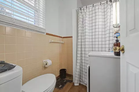 Bath - 442 Chestnut Ave, Denmark, SC 29042 photo 1 of 1