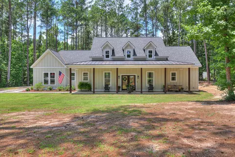6684 Luckys Bridge Rd, Dearing, GA 30808