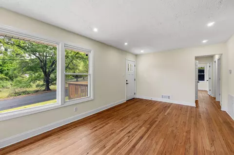 Living - 2843 Cornelia Rd, Augusta, GA 30906 photo 6 of 6