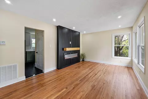 Living - 2843 Cornelia Rd, Augusta, GA 30906 photo 2 of 6