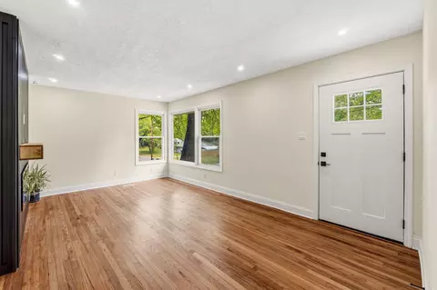 Living - 2843 Cornelia Rd, Augusta, GA 30906 photo 5 of 6