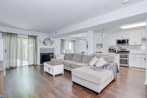 Living - 850 Wimbledon Dr, Augusta, GA 30909 photo 1 of 1