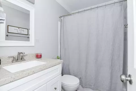 Bath - 850 Wimbledon Dr, Augusta, GA 30909 photo 2 of 2