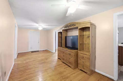Living - 400 Middleton Dr, Windsor, SC 29856 photo 2 of 3