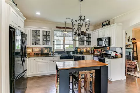 Kitchen - 107 Lamp Post Loop, Aiken, SC 29803 photo 4 of 5