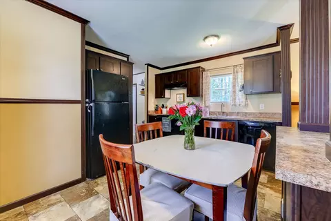 Dining - 623 Hendrick Hill Dr, Jackson, SC 29831 photo 2 of 3