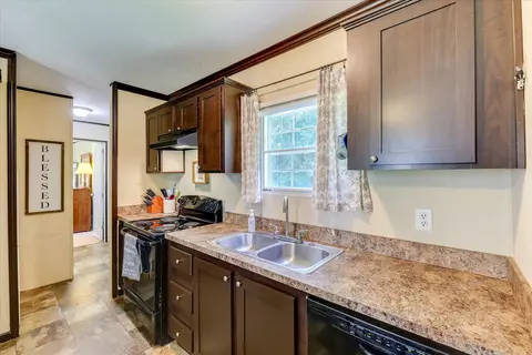 Kitchen - 623 Hendrick Hill Dr, Jackson, SC 29831 photo 1 of 2