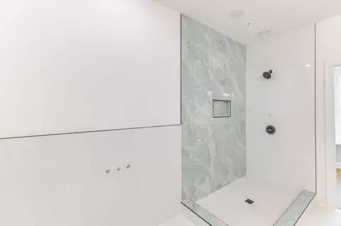 Bath - 3606 Byrd Rd, Augusta, GA 30906 photo 5 of 5