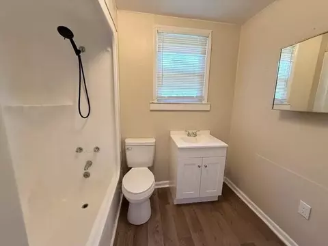 Bath - 1714 Walker St, Augusta, GA 30904 photo 2 of 2