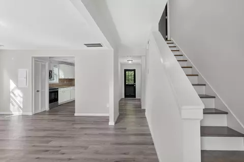 Entry Way - 447 Glover St, Edgefield, SC 29824 photo 3 of 6