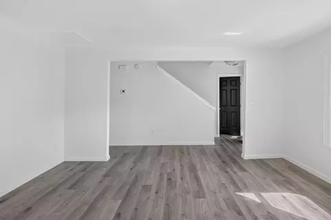 Living - 447 Glover St, Edgefield, SC 29824 photo 6 of 8