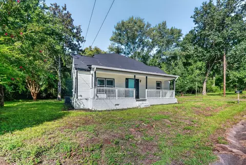 Exterior - 447 Glover St, Edgefield, SC 29824 photo 5 of 8