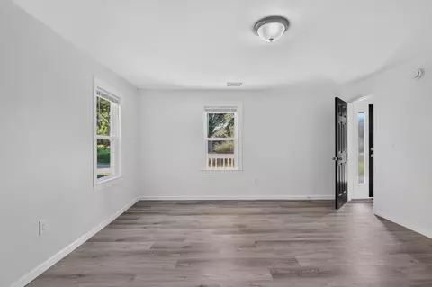 Living - 447 Glover St, Edgefield, SC 29824 photo 7 of 8