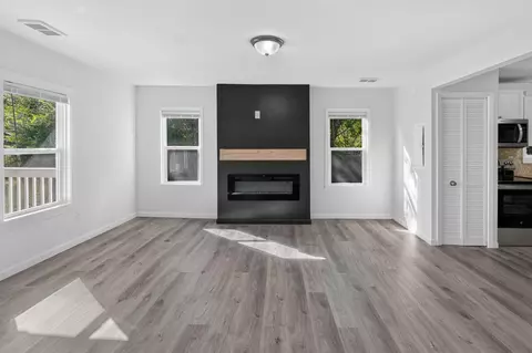 Living - 447 Glover St, Edgefield, SC 29824 photo 3 of 8
