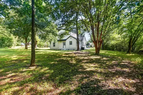 Exterior - 447 Glover St, Edgefield, SC 29824 photo 6 of 8