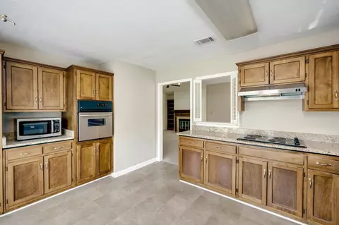 Kitchen - 16 Juniper Loop, Aiken, SC 29803 photo 3 of 4