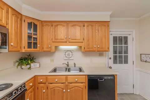 Kitchen - 337 E Hedge Rd, Aiken, SC 29801 photo 3 of 4