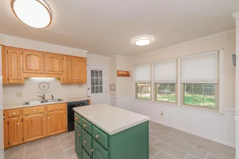 Kitchen - 337 E Hedge Rd, Aiken, SC 29801 photo 1 of 4