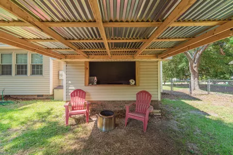 Exterior - 337 E Hedge Rd, Aiken, SC 29801 photo 7 of 10