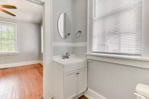 Bath - 2056 Mcdowell St, Augusta, GA 30904 photo 3 of 4