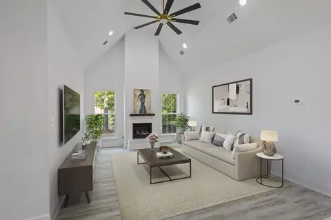 Living - 13652 W Main St, Williston, SC 29853 photo 3 of 4