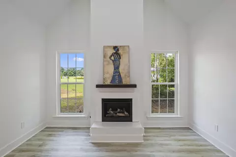 Living - 13652 W Main St, Williston, SC 29853 photo 2 of 4