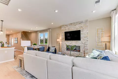 Living - 5334 Proper Ct, North Augusta, SC 29860 photo 5 of 7