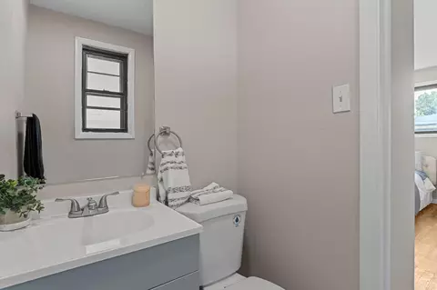 Bath - 1426 Springview Dr, Augusta, GA 30909 photo 3 of 5