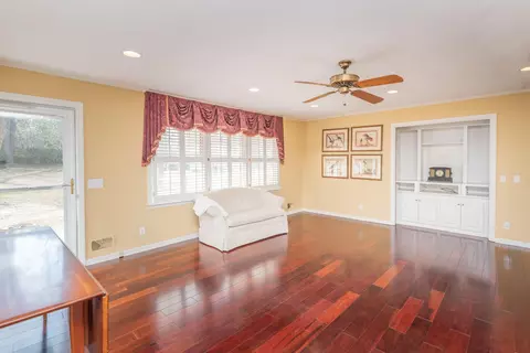 Living - 120 Converse St, Williston, SC 29853 photo 3 of 7