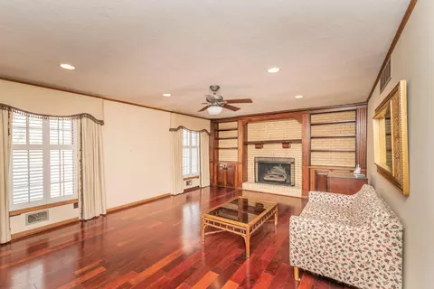 Living - 120 Converse St, Williston, SC 29853 photo 5 of 7