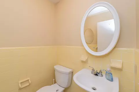 Bath - 120 Converse St, Williston, SC 29853 photo 6 of 6