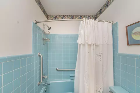 Bath - 120 Converse St, Williston, SC 29853 photo 3 of 6