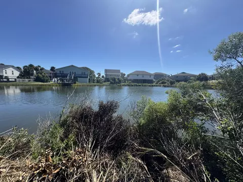 211 Lilly St, Edisto Island, SC 29438
