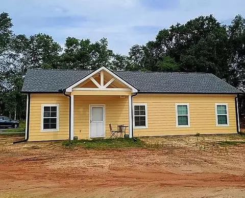 498 Bauskett St, Edgefield, SC 29824