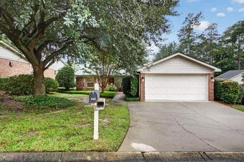 605 Clarendon Pl, Aiken, SC 29801