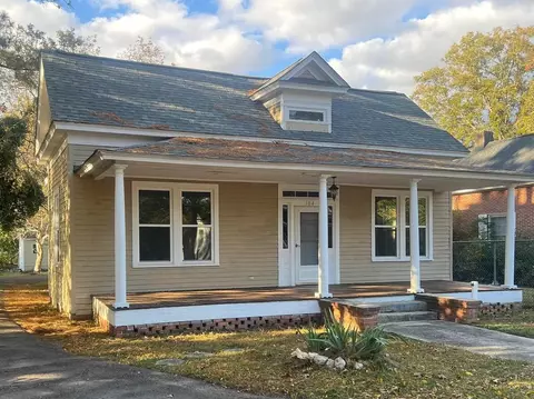 104 Calhoun St, Johnston, SC 29832