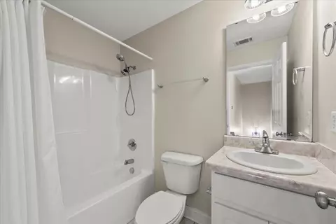 Bath - 3002 Brockham Ct, Augusta, GA 30909 photo 3 of 8