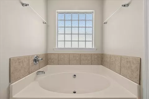 Bath - 3002 Brockham Ct, Augusta, GA 30909 photo 7 of 8