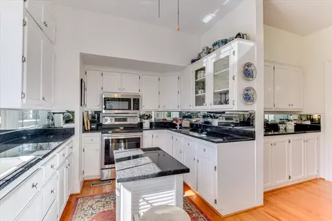 Kitchen - 5700 Springfield Rd, Williston, SC 29853 photo 3 of 6