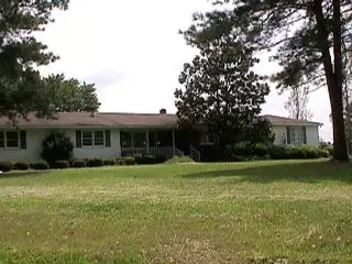 377 Round Up Rd, Saluda, SC 29138 photo 1